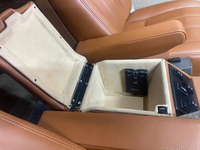 レンジローバー バンデンプラ　４ＷＤ　フルビスポーク　内装革張仕様　ダッシュボード＆各ドア　　断熱材施工　フロア防振材防音材全面施工　ハリスツイード　バックカメラ　本革シート　パワーシート　シートヒーター　サンルーフ　ＥＴＣ（20枚目）