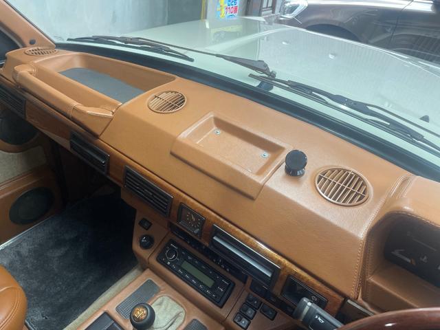 レンジローバー バンデンプラ　４ＷＤ　フルビスポーク　内装革張仕様　ダッシュボード＆各ドア　　断熱材施工　フロア防振材防音材全面施工　ハリスツイード　バックカメラ　本革シート　パワーシート　シートヒーター　サンルーフ　ＥＴＣ（26枚目）