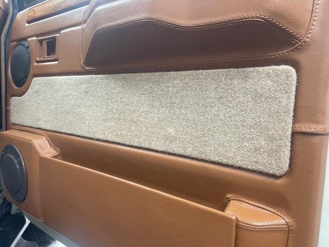 レンジローバー バンデンプラ　４ＷＤ　フルビスポーク　内装革張仕様　ダッシュボード＆各ドア　　断熱材施工　フロア防振材防音材全面施工　ハリスツイード　バックカメラ　本革シート　パワーシート　シートヒーター　サンルーフ　ＥＴＣ（28枚目）