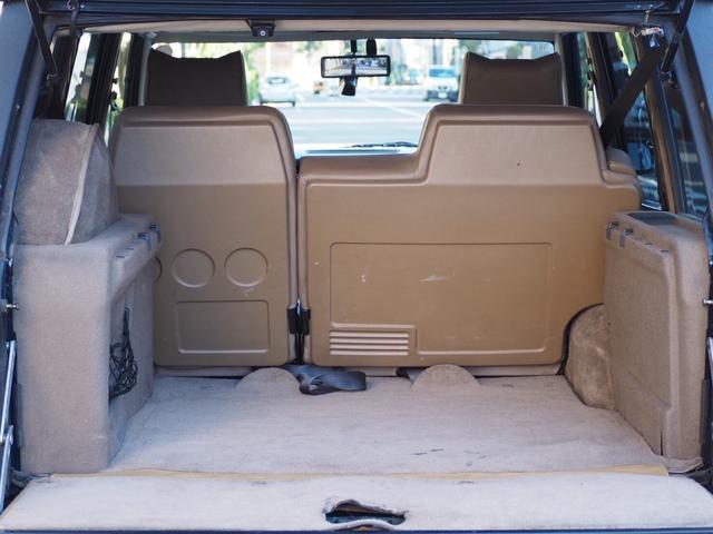 レンジローバー ベースグレード　４ＷＤ　オールペイント施工ウッド補修　リペアコイルサスペンション新品交換　本革シート　パワーシート　シートヒーター　サンルーフ　クルーズコントロール　ＥＴＣ　キーレス（16枚目）