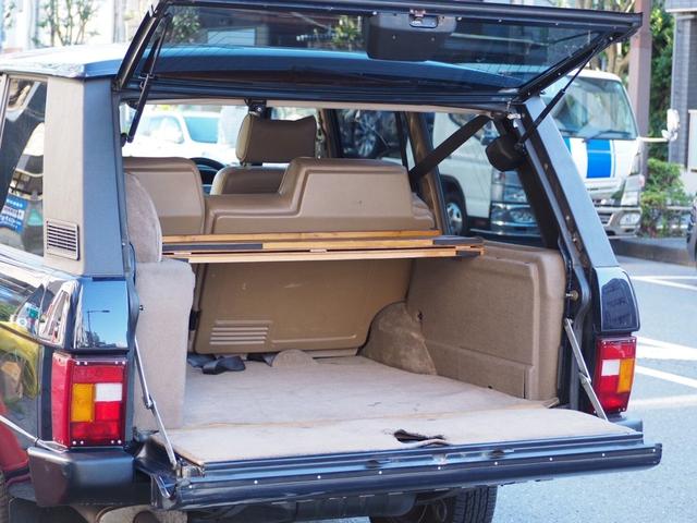 レンジローバー ベースグレード　４ＷＤ　オールペイント施工ウッド補修　リペアコイルサスペンション新品交換　本革シート　パワーシート　シートヒーター　サンルーフ　クルーズコントロール　ＥＴＣ　キーレス（17枚目）