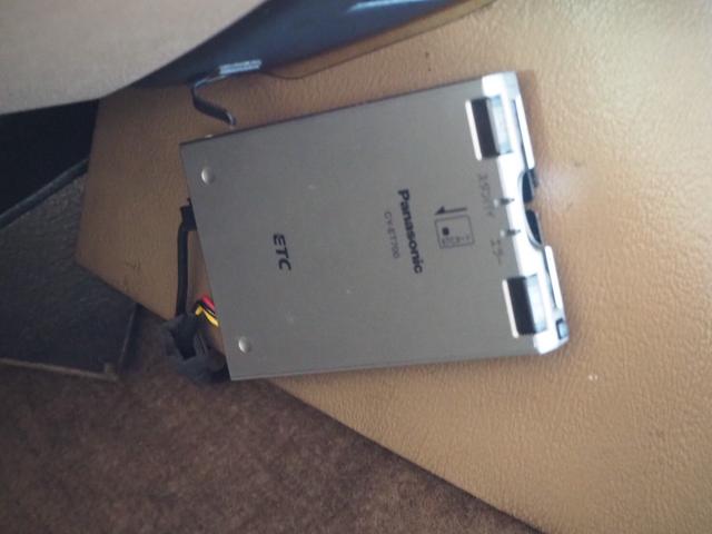 レンジローバー ベースグレード　４ＷＤ　オールペイント施工ウッド補修　リペアコイルサスペンション新品交換　本革シート　パワーシート　シートヒーター　サンルーフ　クルーズコントロール　ＥＴＣ　キーレス（19枚目）