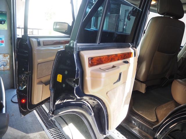 レンジローバー ベースグレード　４ＷＤ　オールペイント施工ウッド補修　リペアコイルサスペンション新品交換　本革シート　パワーシート　シートヒーター　サンルーフ　クルーズコントロール　ＥＴＣ　キーレス（23枚目）