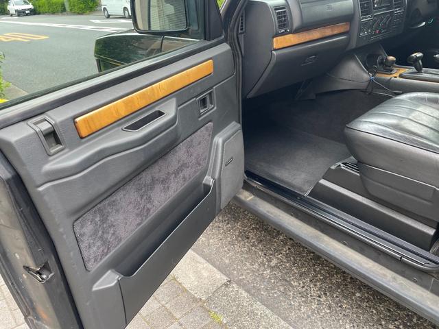 レンジローバー クラシック　４ＷＤ　後期ＳＷＢ　’９５モデル　本革シート　パワーシート　シートヒーター　サンルーフ　キーレス　アルミホイール　ドライブレコーダー　ＥＴＣ（19枚目）