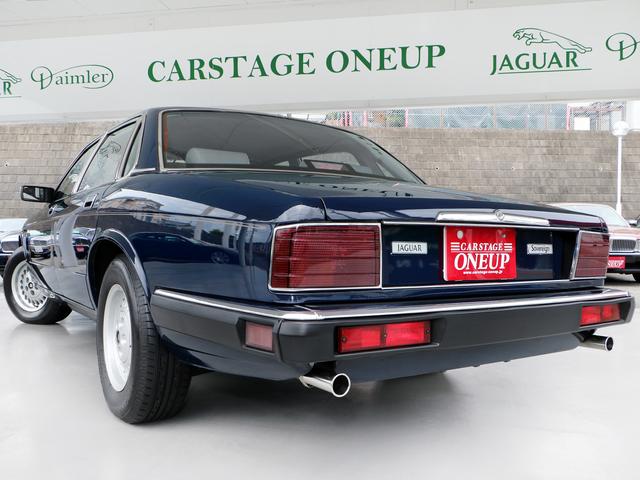 ソブリン ４．０　１９９０年モデル・ＸＪ４０中期型・直６エンジン最上級モデル・角目ヘッドライト・純正フォグランプ・メッキトリムテールレンズ・純正ＡＷ・コノリーレザー・パワーシート・カロッツェリアオーディオヘッドユニット（22枚目）