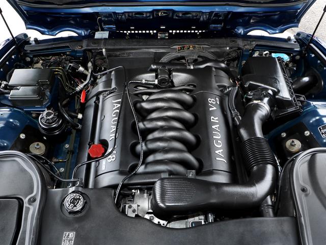 ＸＪ ＸＪ　エグゼクティブ４．０－Ｖ８　２００１年モデル・Ｘ３０８後期型・ＡＪ２７－４．０Ｖ８（２９４ＰＳ）・ボンネットマスコット・コノリーレザー・ウッドコンビステア・カロッツェリアＣＤヘッドユニット（ｉＰｈｏｎｅ接続可）・ＥＴＣ（39枚目）