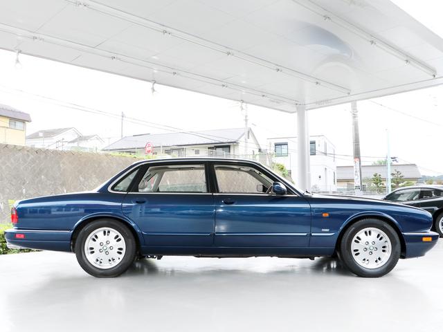 ＸＪ ＸＪ６－３．２Ｓ　Ｘ３００中期型・セレクトグレード・フルノーマル・３．２リッター直６ＤＯＨＣ・ボンネットマスコット・サンルーフ・ウォルナットウッド・コノリーフルレザーシート・パワーシート・純正オーディオ・ＣＤＣ・ＥＴＣ（7枚目）