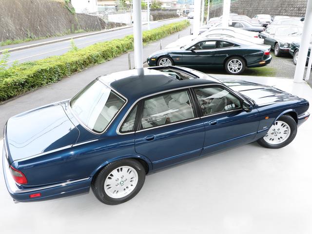 ＸＪ ＸＪ６－３．２Ｓ　Ｘ３００中期型・セレクトグレード・フルノーマル・３．２リッター直６ＤＯＨＣ・ボンネットマスコット・サンルーフ・ウォルナットウッド・コノリーフルレザーシート・パワーシート・純正オーディオ・ＣＤＣ・ＥＴＣ（17枚目）