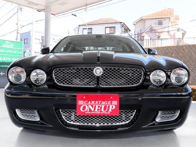 ＸＪ ＸＪＲ　２００８年モデル・Ｘ３５８最終ＸＪＲ・４．２スーパーチャージド４０６ＰＳ・２０インチＡＷ・シャンパンベージュレザー・パーフォレーションスポーツシート・シートエアコン・純正ナビ・サンルーフ・前後ドラレコ（4枚目）