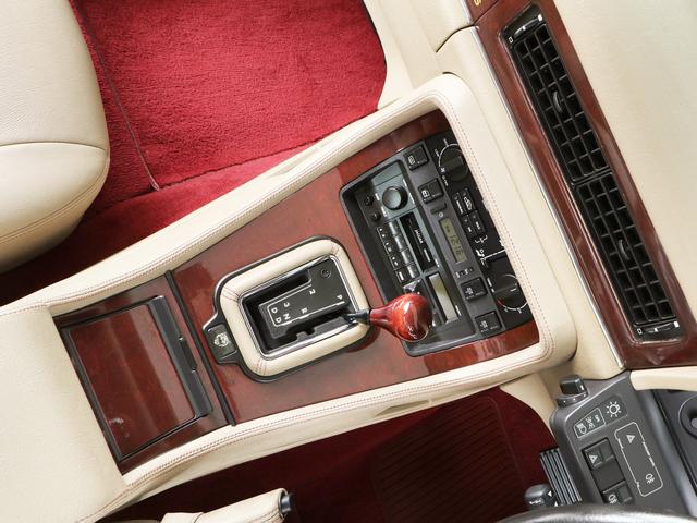 ＸＪ ＸＪ６－３．２　ＸＪ４０最終型・デュアルエアバッグモデル・３．２リッター直６ＤＯＨＣ・ローズウッド・イングリッシュツイード＆レザーインテリア・クランベリーレッドステッチ・パワーシート・純正オーディオ・ＥＴＣ（49枚目）