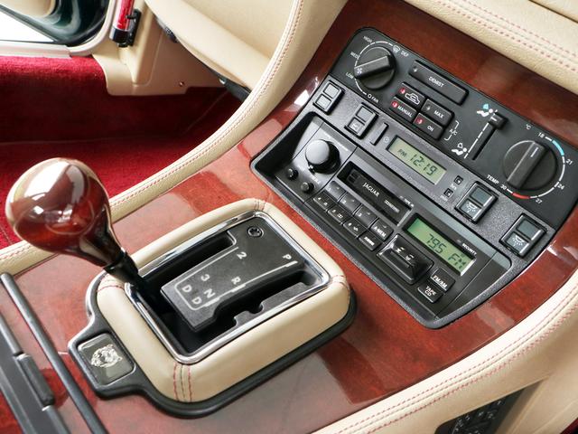 ＸＪ ＸＪ６－３．２　ＸＪ４０最終型・デュアルエアバッグモデル・３．２リッター直６ＤＯＨＣ・ローズウッド・イングリッシュツイード＆レザーインテリア・クランベリーレッドステッチ・パワーシート・純正オーディオ・ＥＴＣ（50枚目）