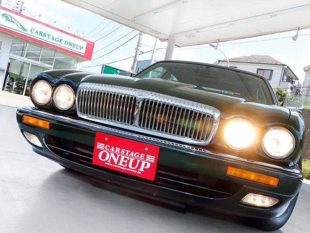 デイムラー ダブルシックス　Ｘ３００後期モデル・最終Ｖ１２・ロングボディ（ＬＷＢ）専用内外装・サンルーフ・象嵌バーウオルナット・コノリー・純正オーディオヘッドユニット・ＣＤチェンジャー・リアウッドテーブル・バックカメラ・ＥＴＣ（18枚目）