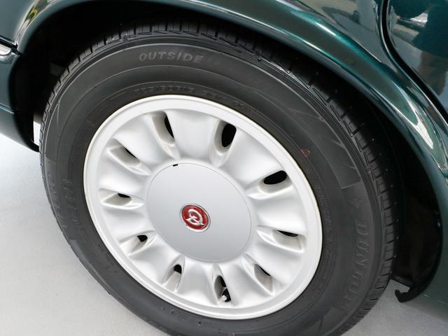 デイムラー ダブルシックス　Ｘ３００後期モデル・最終Ｖ１２・ロングボディ（ＬＷＢ）専用内外装・サンルーフ・象嵌バーウオルナット・コノリー・純正オーディオヘッドユニット・ＣＤチェンジャー・リアウッドテーブル・バックカメラ・ＥＴＣ（37枚目）