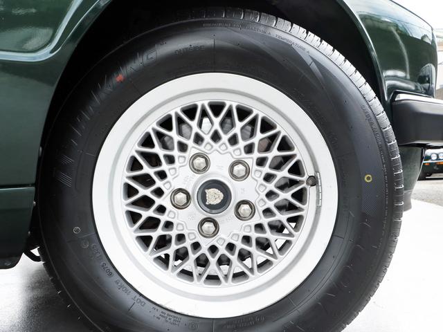 ＸＪ ＸＪ６－３．２　ＸＪ４０最終型ＸＪ６・１５インチラティスＡＷ・フロント＆リアフォグ・デュアルエアバッグ・レザー＆イングリッシュツイードインテリア・ローズウッド・パワーシート・パイオニアＣＤ・ＵＳＢ・社外品キーレス装着（36枚目）