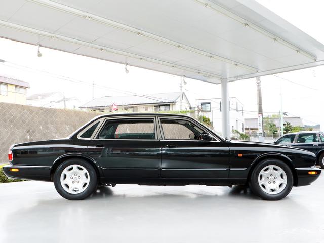 ソブリン 4.0-V8 X308後期最終ロングボディ(LWB)・オプションボディカラー・自然吸気4.0V8(294PS)・純正AW・ソブリン専用内外装・コノリーレザー・プレミアムサウンド・ナビ・バックカメラ・ETC(7枚目)