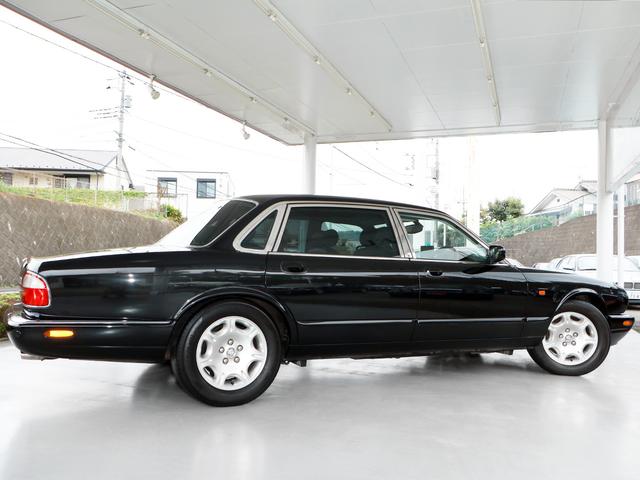 ソブリン 4.0-V8 X308後期最終ロングボディ(LWB)・オプションボディカラー・自然吸気4.0V8(294PS)・純正AW・ソブリン専用内外装・コノリーレザー・プレミアムサウンド・ナビ・バックカメラ・ETC(20枚目)