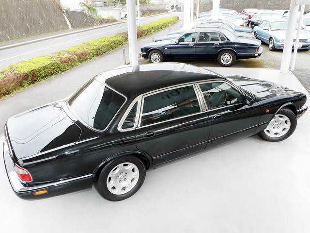 ソブリン 4.0-V8 X308後期最終ロングボディ(LWB)・オプションボディカラー・自然吸気4.0V8(294PS)・純正AW・ソブリン専用内外装・コノリーレザー・プレミアムサウンド・ナビ・バックカメラ・ETC(21枚目)