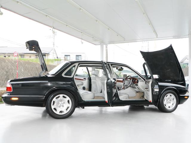 ソブリン 4.0-V8 X308後期最終ロングボディ(LWB)・オプションボディカラー・自然吸気4.0V8(294PS)・純正AW・ソブリン専用内外装・コノリーレザー・プレミアムサウンド・ナビ・バックカメラ・ETC(32枚目)