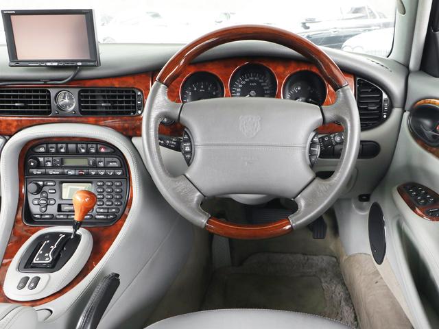 ソブリン 4.0-V8 X308後期最終ロングボディ(LWB)・オプションボディカラー・自然吸気4.0V8(294PS)・純正AW・ソブリン専用内外装・コノリーレザー・プレミアムサウンド・ナビ・バックカメラ・ETC(43枚目)