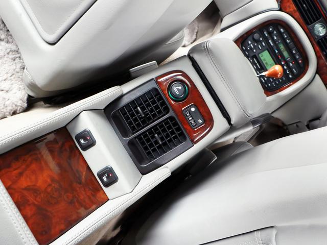 ソブリン 4.0-V8 X308後期最終ロングボディ(LWB)・オプションボディカラー・自然吸気4.0V8(294PS)・純正AW・ソブリン専用内外装・コノリーレザー・プレミアムサウンド・ナビ・バックカメラ・ETC(57枚目)
