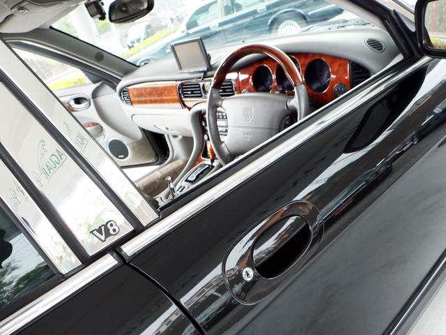 ソブリン 4.0-V8 X308後期最終ロングボディ(LWB)・オプションボディカラー・自然吸気4.0V8(294PS)・純正AW・ソブリン専用内外装・コノリーレザー・プレミアムサウンド・ナビ・バックカメラ・ETC(59枚目)