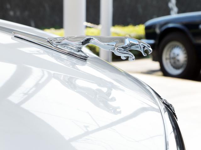 ソブリン 4.0-V8 ロングボディ・左ハンドル・V8自然吸気294PS・18インチWORKワンオフAW・フロントスポイラー・オーバルマフラーエンド・ウッドコンビステア・コノリーレザー・ルームミラードラレコ・バックカメラ(12枚目)