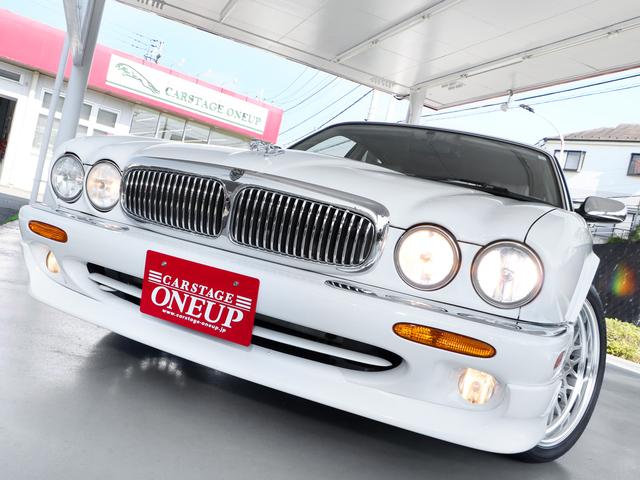 ソブリン 4.0-V8 ロングボディ・左ハンドル・V8自然吸気294PS・18インチWORKワンオフAW・フロントスポイラー・オーバルマフラーエンド・ウッドコンビステア・コノリーレザー・ルームミラードラレコ・バックカメラ(16枚目)