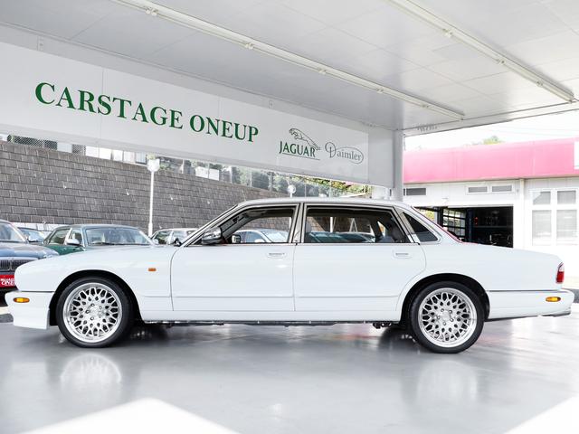 ソブリン 4.0-V8 ロングボディ・左ハンドル・V8自然吸気294PS・18インチWORKワンオフAW・フロントスポイラー・オーバルマフラーエンド・ウッドコンビステア・コノリーレザー・ルームミラードラレコ・バックカメラ(24枚目)