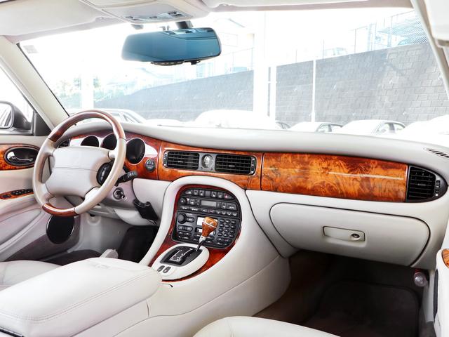 ソブリン 4.0-V8 ロングボディ・左ハンドル・V8自然吸気294PS・18インチWORKワンオフAW・フロントスポイラー・オーバルマフラーエンド・ウッドコンビステア・コノリーレザー・ルームミラードラレコ・バックカメラ(42枚目)