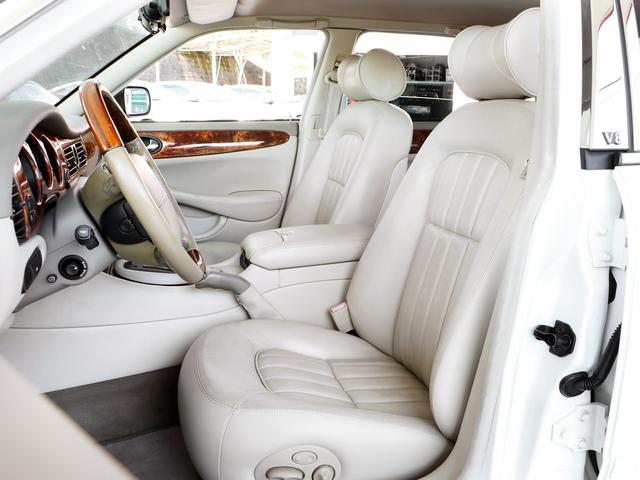 ソブリン 4.0-V8 ロングボディ・左ハンドル・V8自然吸気294PS・18インチWORKワンオフAW・フロントスポイラー・オーバルマフラーエンド・ウッドコンビステア・コノリーレザー・ルームミラードラレコ・バックカメラ(44枚目)