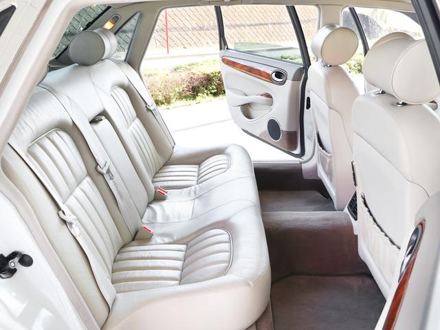 ソブリン 4.0-V8 ロングボディ・左ハンドル・V8自然吸気294PS・18インチWORKワンオフAW・フロントスポイラー・オーバルマフラーエンド・ウッドコンビステア・コノリーレザー・ルームミラードラレコ・バックカメラ(53枚目)