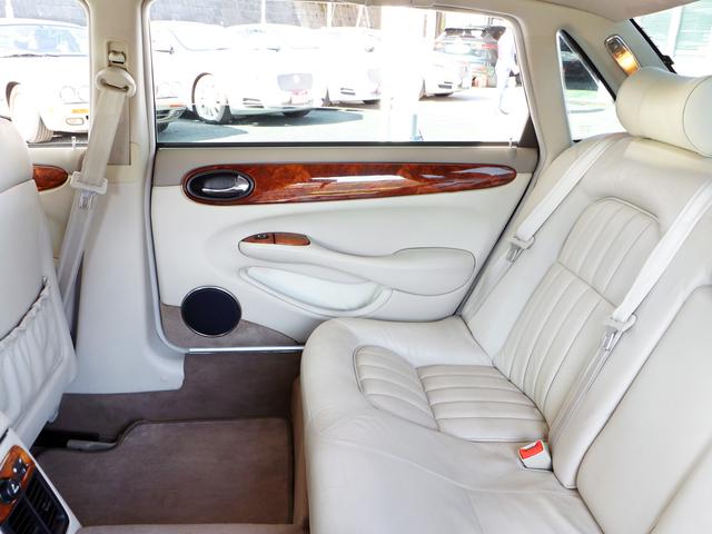 ソブリン 4.0-V8 ロングボディ・左ハンドル・V8自然吸気294PS・18インチWORKワンオフAW・フロントスポイラー・オーバルマフラーエンド・ウッドコンビステア・コノリーレザー・ルームミラードラレコ・バックカメラ(55枚目)