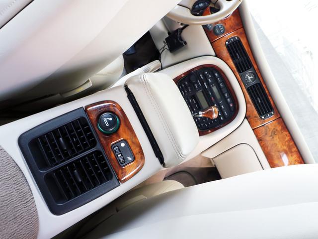 ソブリン 4.0-V8 ロングボディ・左ハンドル・V8自然吸気294PS・18インチWORKワンオフAW・フロントスポイラー・オーバルマフラーエンド・ウッドコンビステア・コノリーレザー・ルームミラードラレコ・バックカメラ(57枚目)