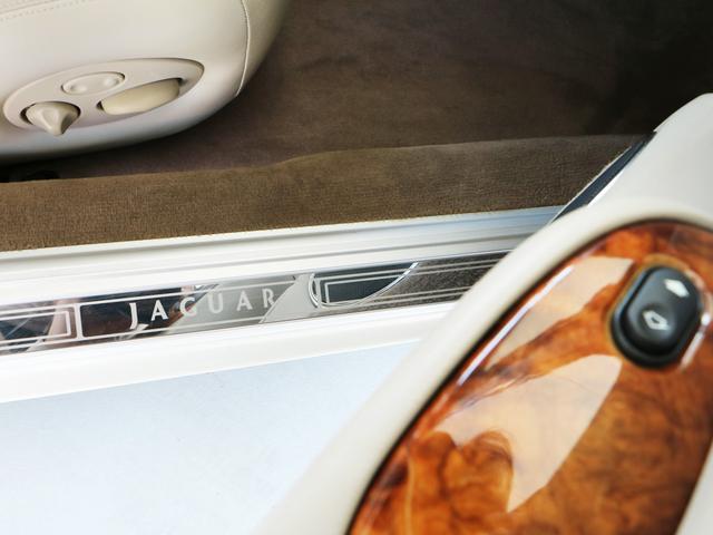 ソブリン 4.0-V8 ロングボディ・左ハンドル・V8自然吸気294PS・18インチWORKワンオフAW・フロントスポイラー・オーバルマフラーエンド・ウッドコンビステア・コノリーレザー・ルームミラードラレコ・バックカメラ(59枚目)