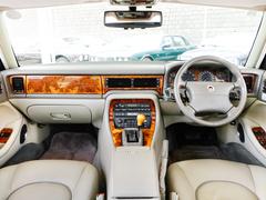 デイムラー ダブルシックス　Ｘ３００後期モデル　最終Ｖ１２　ロングボディ（ＬＷＢ）専用内外装　サンルーフ 9571745A30240809W001 5