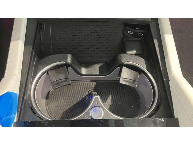 ＧＬＳ ＧＬＳ６００　４マチック　（ＩＳＧ搭載モデル）　４ＷＤ　認定中古車　左ハンドル　コラムＭＴモード付９ＡＴ　全周囲カメラ　障害物センサー　オートマチックハイビーム　ドライブレコーダー　ナビ　フルセグ　本革シート　電動シート（22枚目）