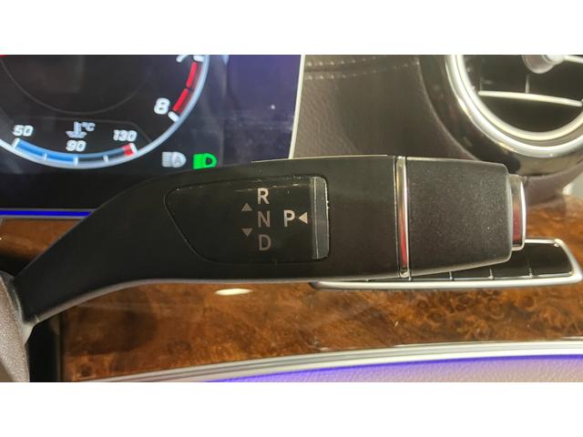 Ｅクラス Ｅ４００　４マチック　エクスクルーシブ　４ＷＤ　ドライブレコーダー　ＥＴＣ　全周囲カメラ　ナビ　ＴＶ　クリアランスソナー　オートクルーズコントロール　レーンアシスト　ＡＴ　サンルーフ　オートライト　アイドリングストップ　シートヒーター（22枚目）