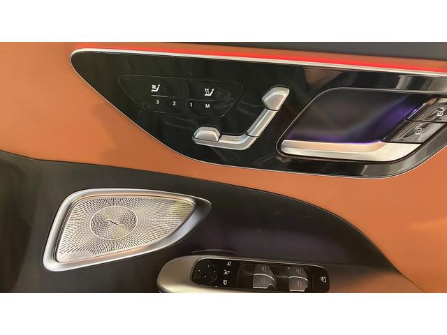 Ｃクラス Ｃ４３　４マチック　（ＢＳＧ搭載モデル）　　４ＷＤ　ＭＰ２０２５０１　パノラマ　弊社デモカー　全周囲カメラ　オートマチックハイビーム　ＥＴＣ　ナビ　フルセグ　ミュージックプレイヤー接続可　本革シート　電動シート（28枚目）