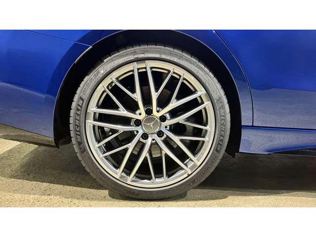 Ｃクラスステーションワゴン Ｃ４３　４マチック　（ＢＳＧ搭載モデル）　４ＷＤ　シートベンチレーター　パノラミックスライディングルーフ　ヘッドアップディスプレイ　デモカーアップ　革シート　フルセグＴＶ　電動シート　３６０カメラ　ＥＴＣ２．０　禁煙車（16枚目）