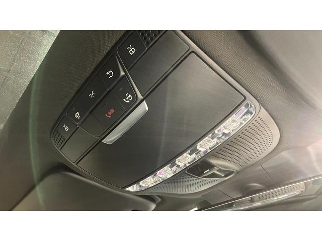 Ｃクラス Ｃ２００アバンギャルド　ＡＭＧライン　弊社下取り　レザーＥＸＣ　ＰＫＧ　パノラマ　ＨＵＤ　シートヒーター　Ｃ４３仕様　前後ドラレコ　アダプティブクルーズコントロール　レーンキープアシスト　オートマチックハイビーム　パーキングアシスト（18枚目）