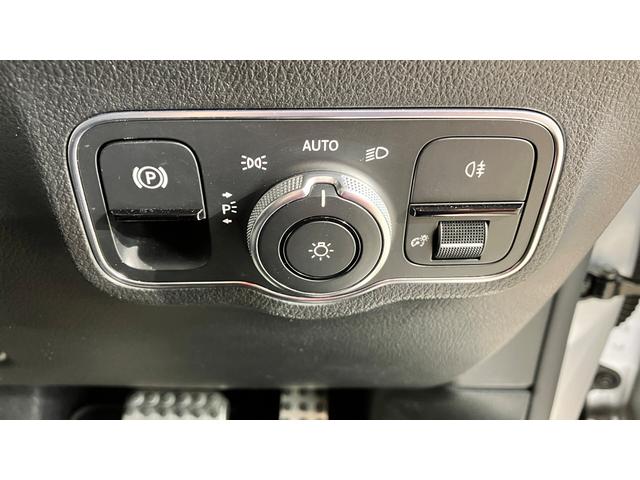 Ｂクラス Ｂ１８０　ＡＭＧライン　弊社デモカー　ナビＰＫＧ　アドバンスドＰＫＧ　禁煙　ＨＵＤ　３６０度カメラ　アドバンスドサウンドシステム　ＡＣＣ　電動トランク　電動シート　シートヒーター（10枚目）