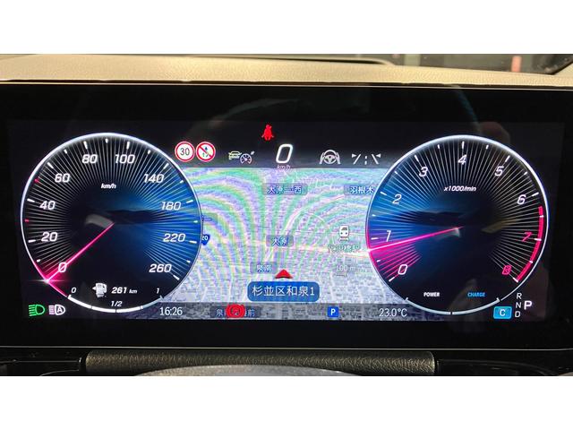 ＧＬＡクラス ＧＬＡ１８０　ＡＭＧラインパッケージ　ＭＰ２０２５０２　バックカメラ　定期点検記録簿　電動シート　アルミホイール　３６０度カメラ　ＬＥＤライト　エアコン　クリアランスソナー　スマートキー　フルセグＴＶ　パノラミックスライディングルーフ　キーレスゴー　ＥＴＣ（8枚目）