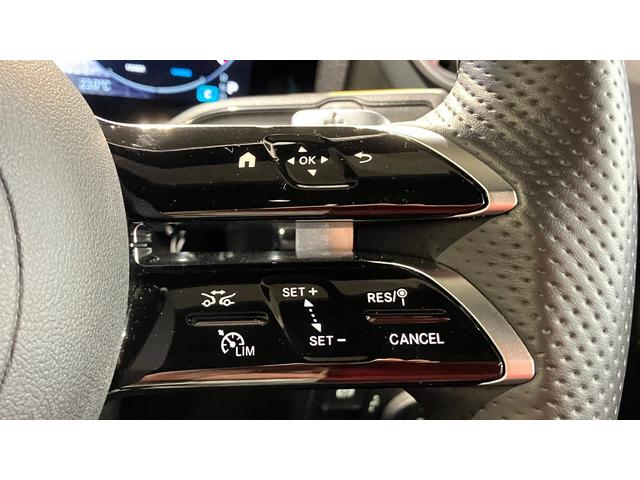 ＧＬＡクラス ＧＬＡ１８０　ＡＭＧラインパッケージ　ＭＰ２０２５０２　バックカメラ　定期点検記録簿　電動シート　アルミホイール　３６０度カメラ　ＬＥＤライト　エアコン　クリアランスソナー　スマートキー　フルセグＴＶ　パノラミックスライディングルーフ　キーレスゴー　ＥＴＣ（11枚目）