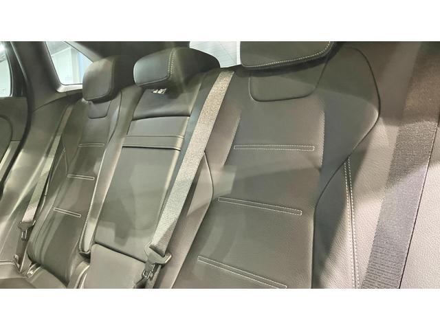 ＧＬＡクラス ＧＬＡ１８０　ＡＭＧラインパッケージ　ＭＰ２０２５０２　バックカメラ　定期点検記録簿　電動シート　アルミホイール　３６０度カメラ　ＬＥＤライト　エアコン　クリアランスソナー　スマートキー　フルセグＴＶ　パノラミックスライディングルーフ　キーレスゴー　ＥＴＣ（30枚目）