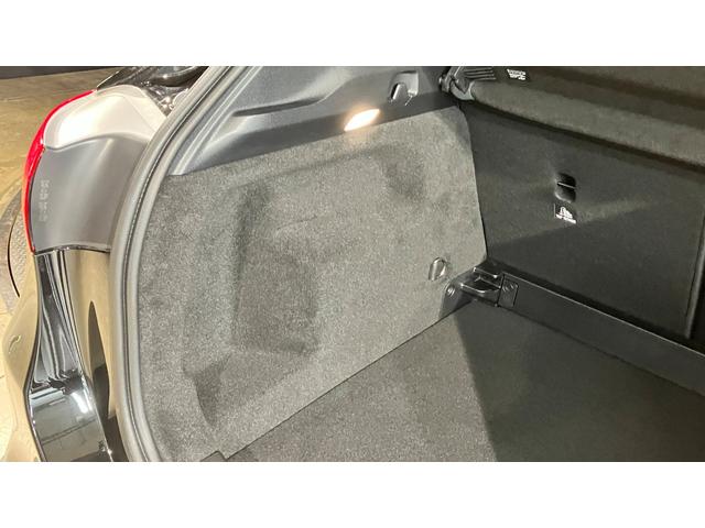 ＧＬＡクラス ＧＬＡ１８０　ＡＭＧラインパッケージ　ＭＰ２０２５０２　バックカメラ　定期点検記録簿　電動シート　アルミホイール　３６０度カメラ　ＬＥＤライト　エアコン　クリアランスソナー　スマートキー　フルセグＴＶ　パノラミックスライディングルーフ　キーレスゴー　ＥＴＣ（42枚目）