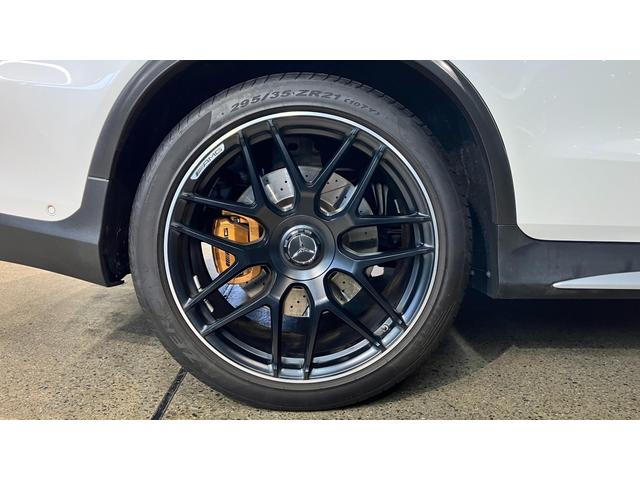 ＧＬＣ ＧＬＣ６３　Ｓ　４マチック＋　４ＷＤ　コンフォートＰＫＧ　ＡＭＧパフォーマンスパッケージ　カーボンセラミックブレーキクリアランスソナー　衝突被害軽減システム　シートエアコン　ドラレコ　ＬＥＤヘッドランプ　黒革シート　パワーステアリング　ナビＴＶ　パワーシート（25枚目）