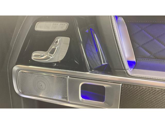 Ｇクラス Ｇ４００ｄ　ＡＭＧライン　４ＷＤ　エディションマグノブラック　サンルーフ　ブルメスターサラウンド　レザーエクスクルーシブパッケージ　アダプティブダンピングシステム　ボディー同色スペアタイヤリング（5枚目）