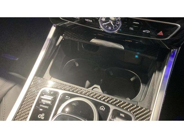 Ｇクラス Ｇ４００ｄ　ＡＭＧライン　４ＷＤ　エディションマグノブラック　サンルーフ　ブルメスターサラウンド　レザーエクスクルーシブパッケージ　アダプティブダンピングシステム　ボディー同色スペアタイヤリング（19枚目）