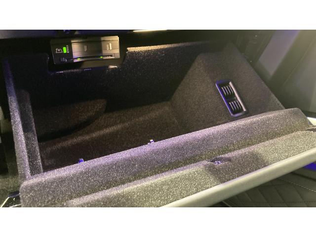 Ｇクラス Ｇ４００ｄ　ＡＭＧライン　４ＷＤ　エディションマグノブラック　サンルーフ　ブルメスターサラウンド　レザーエクスクルーシブパッケージ　アダプティブダンピングシステム　ボディー同色スペアタイヤリング（44枚目）