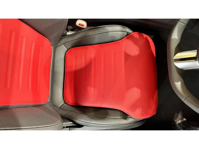 GLC GLC220d 4マチック AMGラインパッケージ 4WD パノラマルーフ パーキングアシスト レーダークルーズコントロール 全方位モニター 禁煙 バックモニター シートヒーター パワーシート 本革シート LEDヘッドライト サイドカメラ 4WD ETC(30枚目)